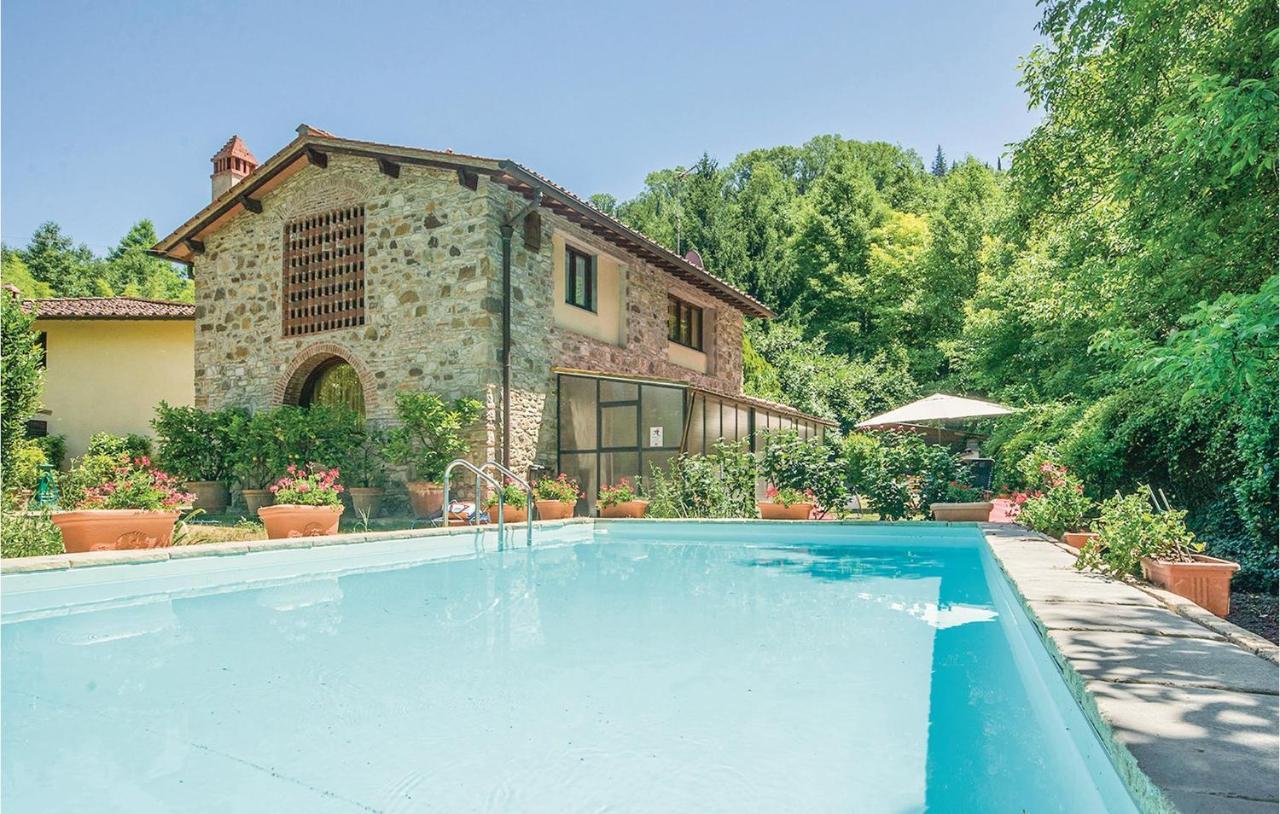 Stunning home in Molino del Piano FI with 2 Bedrooms, WiFi&Outdoor swimming pool Buitenkant foto