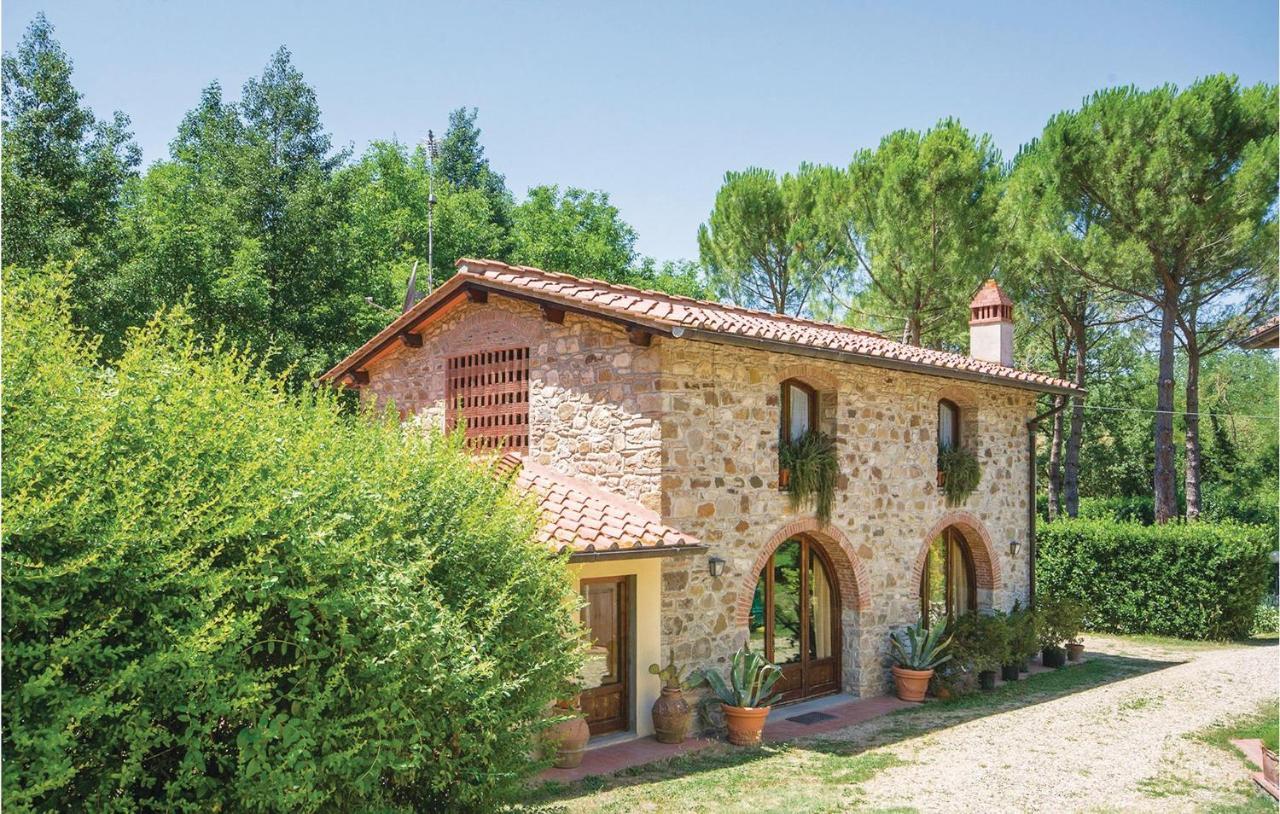 Stunning home in Molino del Piano FI with 2 Bedrooms, WiFi&Outdoor swimming pool Buitenkant foto