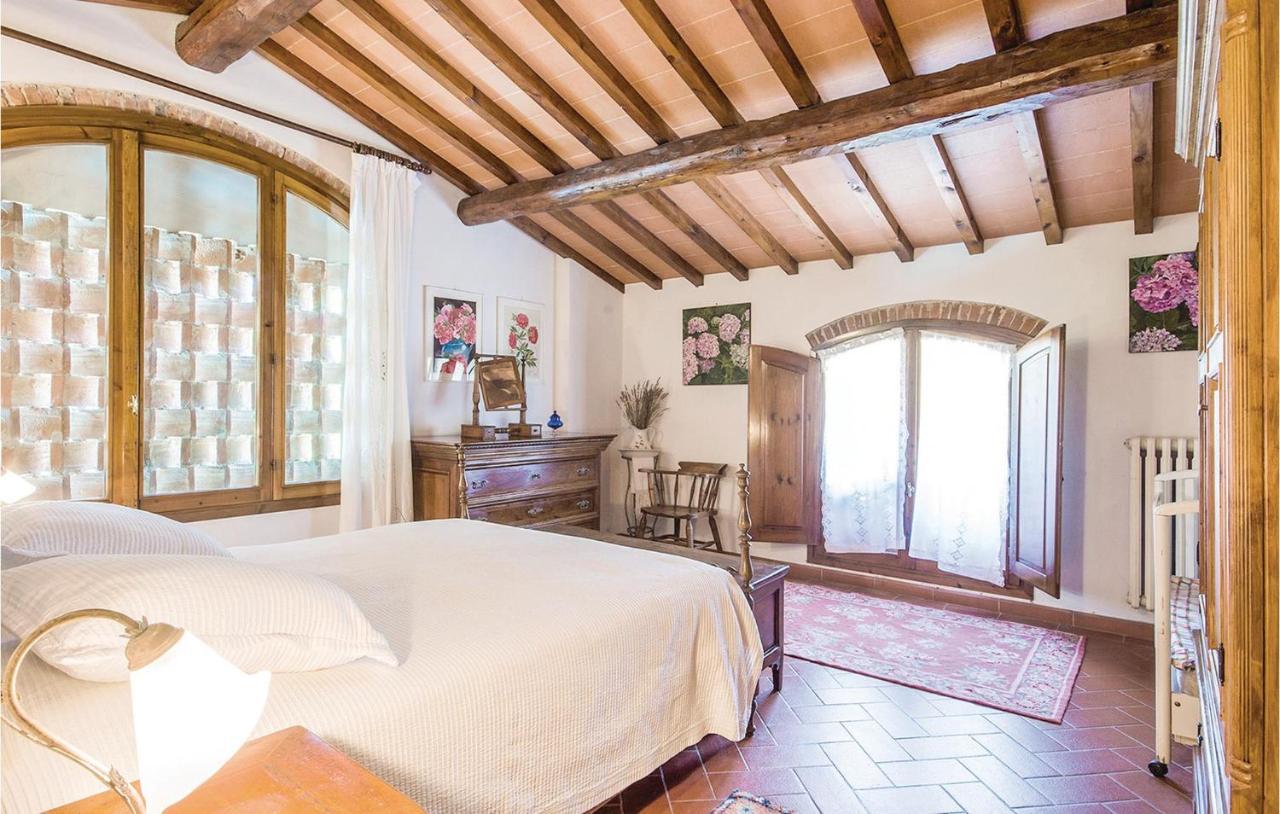 Stunning home in Molino del Piano FI with 2 Bedrooms, WiFi&Outdoor swimming pool Buitenkant foto