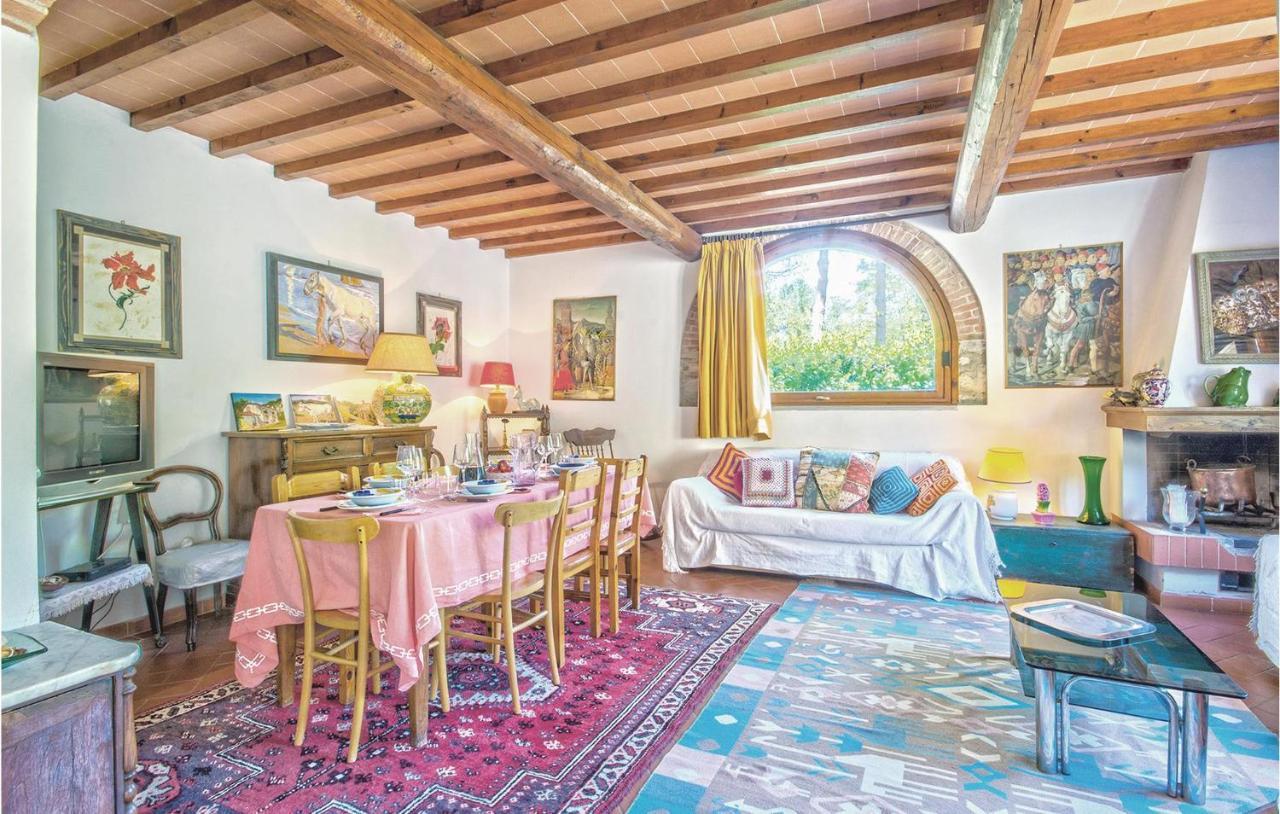 Stunning home in Molino del Piano FI with 2 Bedrooms, WiFi&Outdoor swimming pool Buitenkant foto