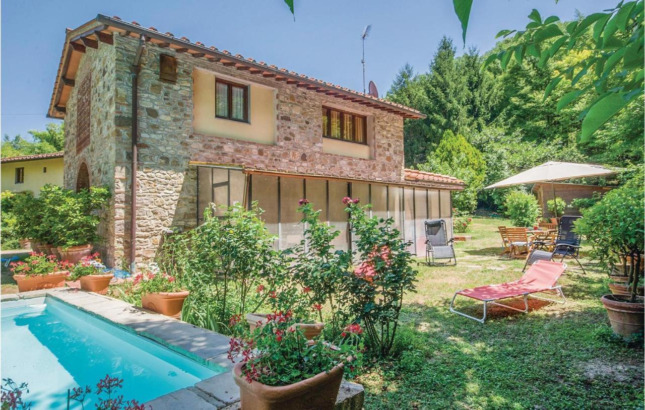 Stunning home in Molino del Piano FI with 2 Bedrooms, WiFi&Outdoor swimming pool Buitenkant foto