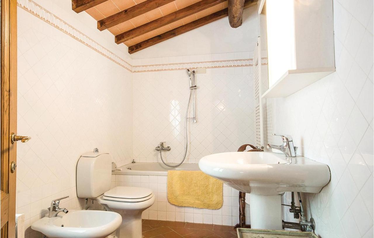 Stunning home in Molino del Piano FI with 2 Bedrooms, WiFi&Outdoor swimming pool Buitenkant foto