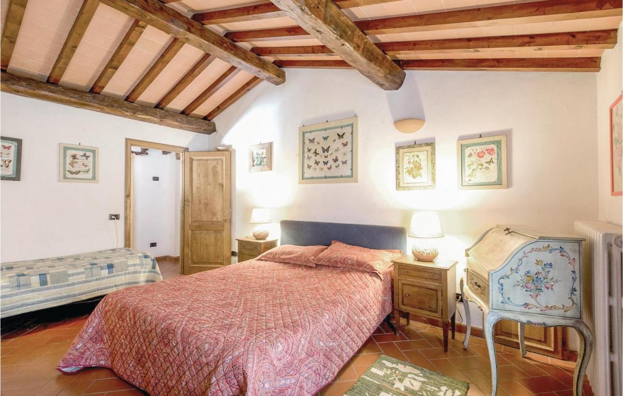 Stunning home in Molino del Piano FI with 2 Bedrooms, WiFi&Outdoor swimming pool Buitenkant foto