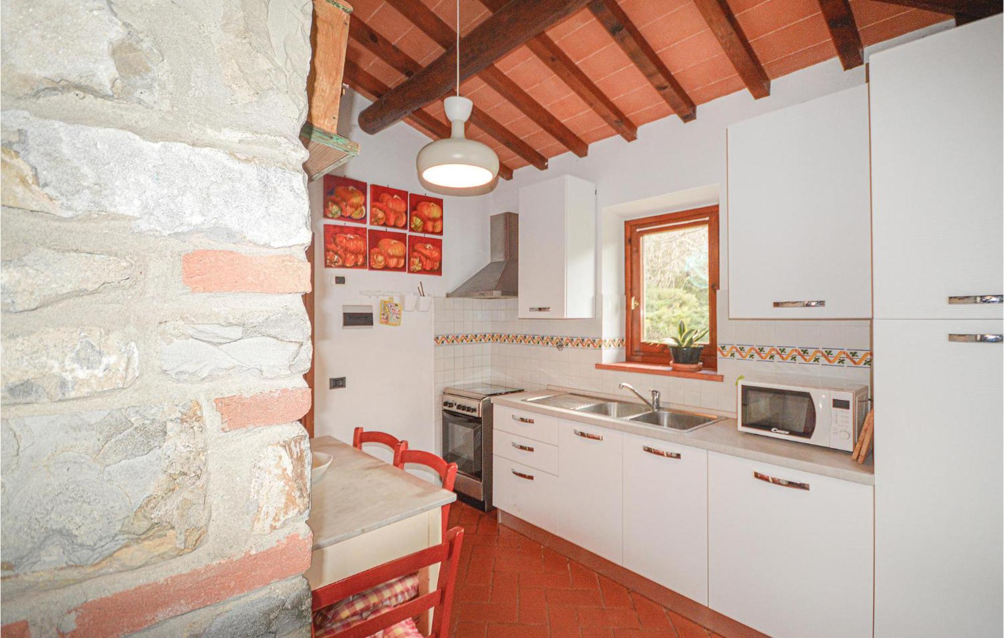 Stunning home in Molino del Piano FI with 2 Bedrooms, WiFi&Outdoor swimming pool Buitenkant foto