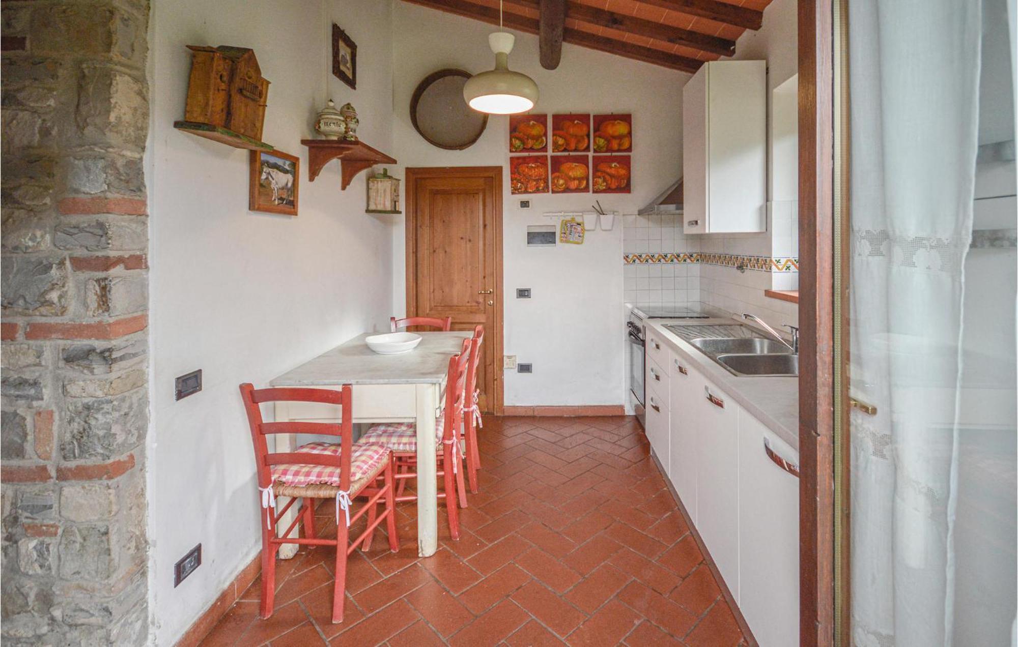 Stunning home in Molino del Piano FI with 2 Bedrooms, WiFi&Outdoor swimming pool Buitenkant foto