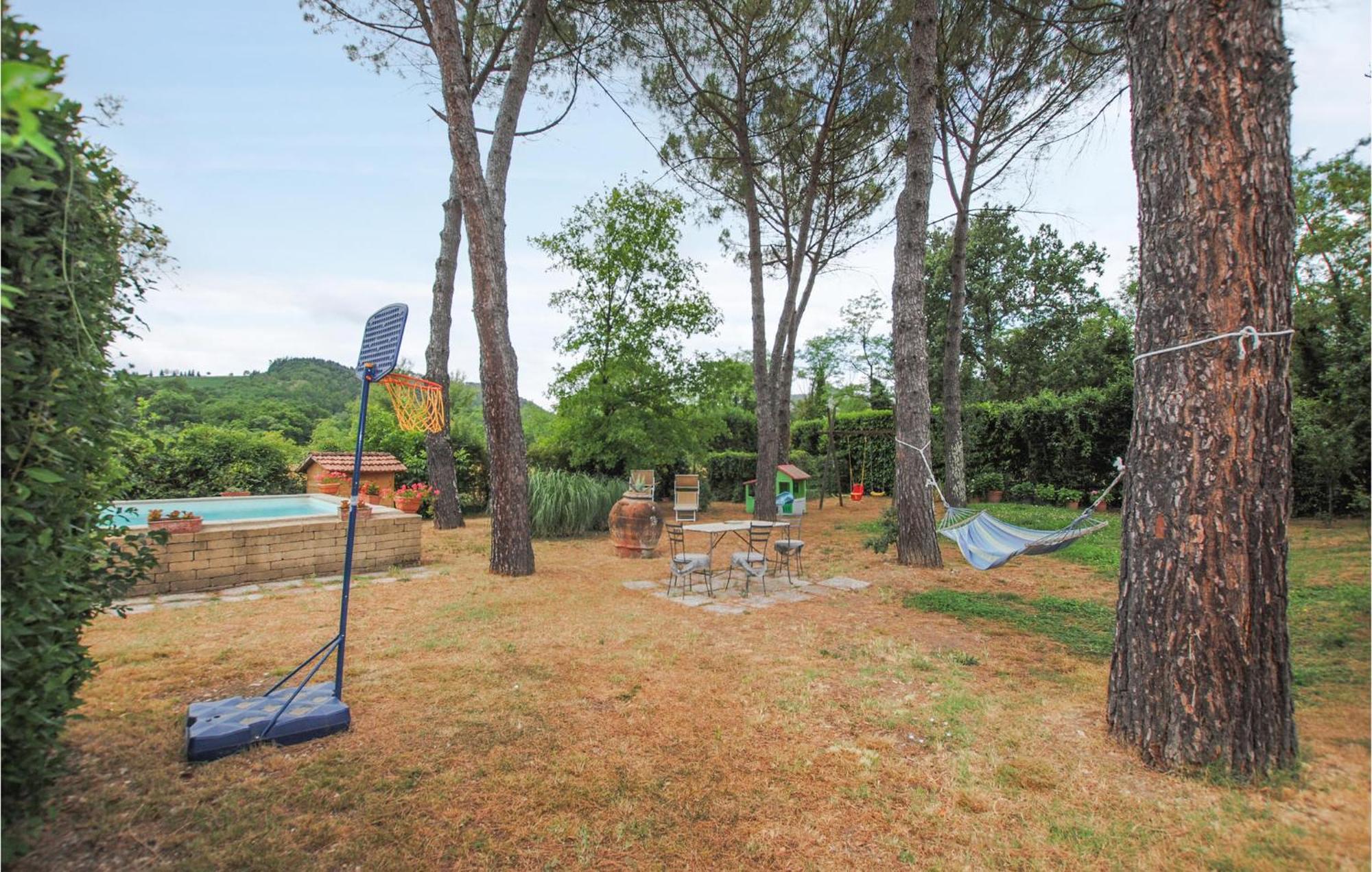 Stunning home in Molino del Piano FI with 2 Bedrooms, WiFi&Outdoor swimming pool Buitenkant foto